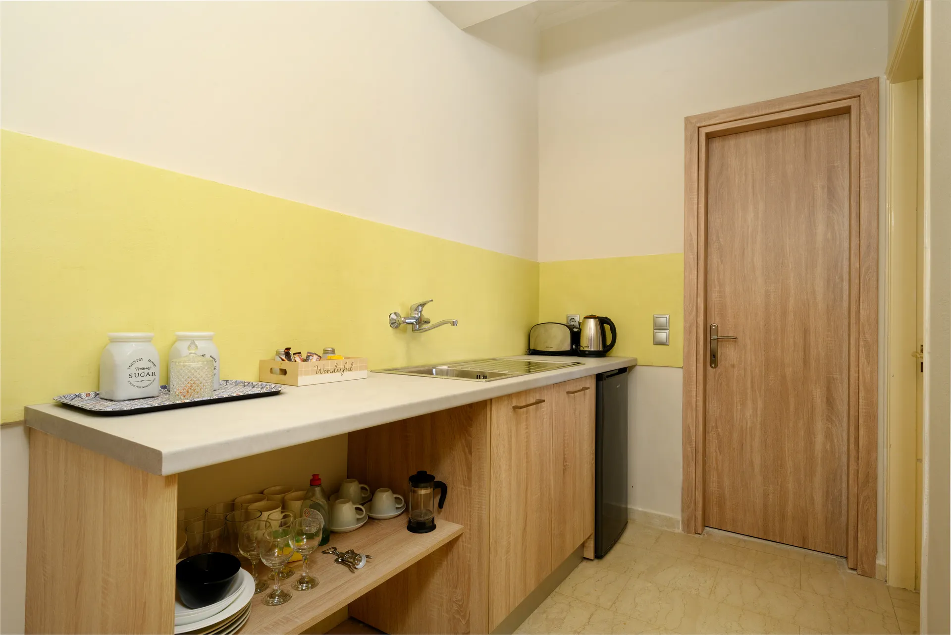 Tiara Holidays - Batelo Hotel - 2-Bedroom Apartment with Seaview Rooftop - kitchen